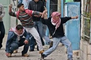 Palestinians throwing rocks