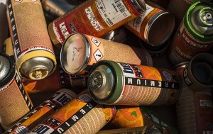 spray paint cans