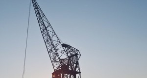 Iranian Engineers Propose Using Cranes For Construction As Well As Hanging Gays